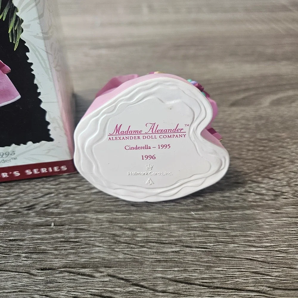 Hallmark Keepsake Ornament 1995 Madame Alexander Cinderella Pink Dress Boxed
